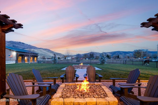 152 N 8750, Huntsville, UT 84317