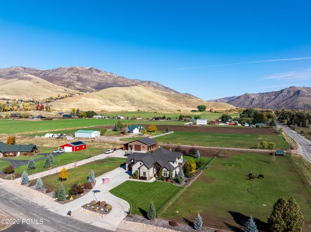 152 N 8750, Huntsville, UT 84317