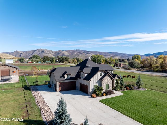 152 N 8750, Huntsville, UT 84317