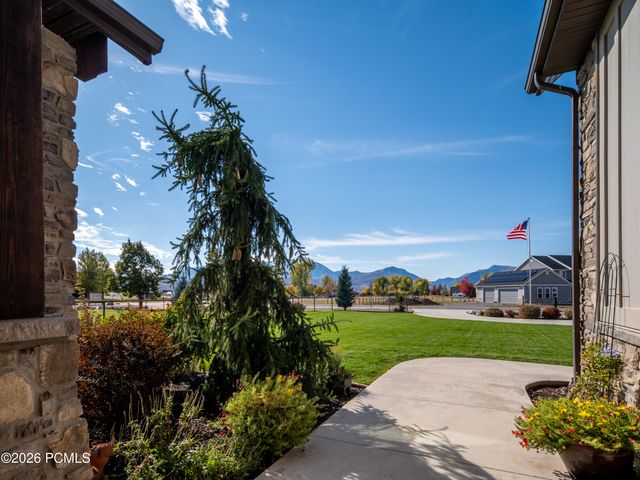 152 N 8750, Huntsville, UT 84317