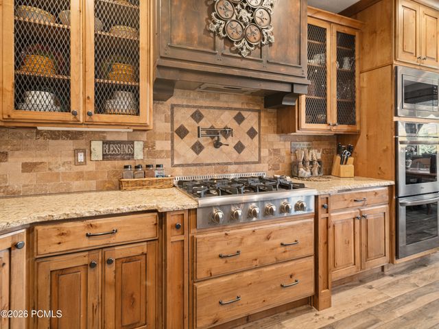 152 N 8750, Huntsville, UT 84317