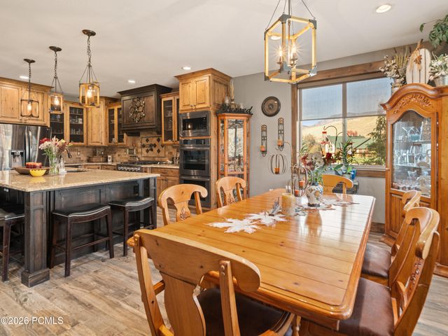 152 N 8750, Huntsville, UT 84317