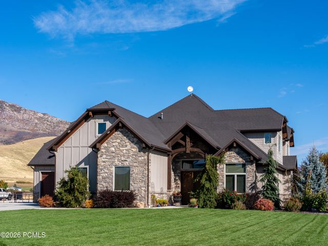 152 N 8750, Huntsville, UT 84317