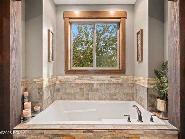 152 N 8750, Huntsville, UT 84317