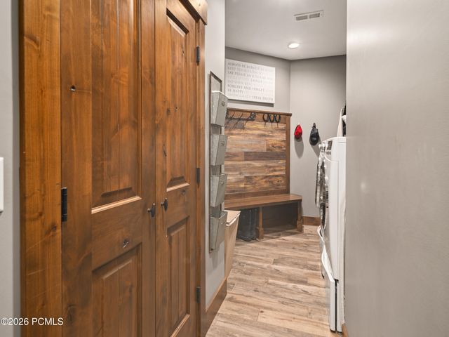 152 N 8750, Huntsville, UT 84317