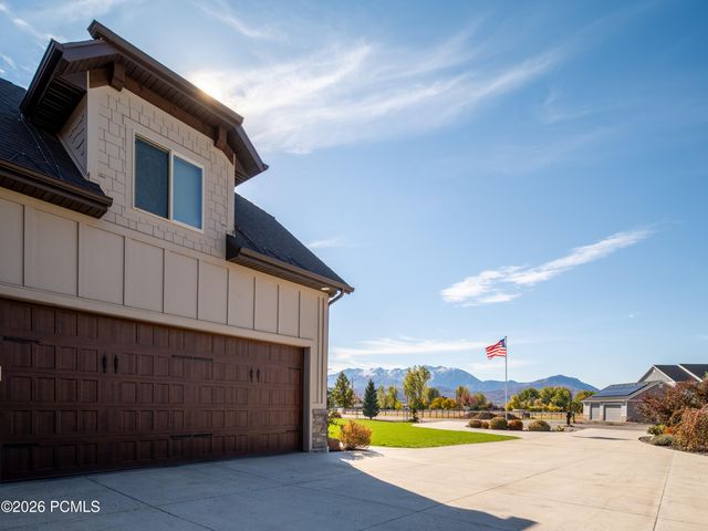 152 N 8750, Huntsville, UT 84317