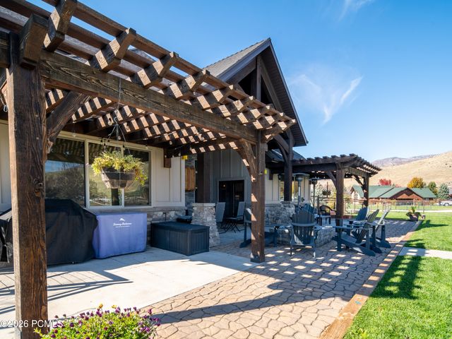 152 N 8750, Huntsville, UT 84317