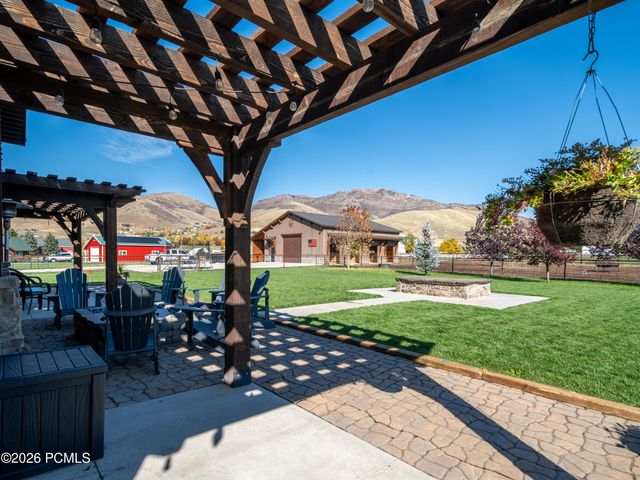 152 N 8750, Huntsville, UT 84317