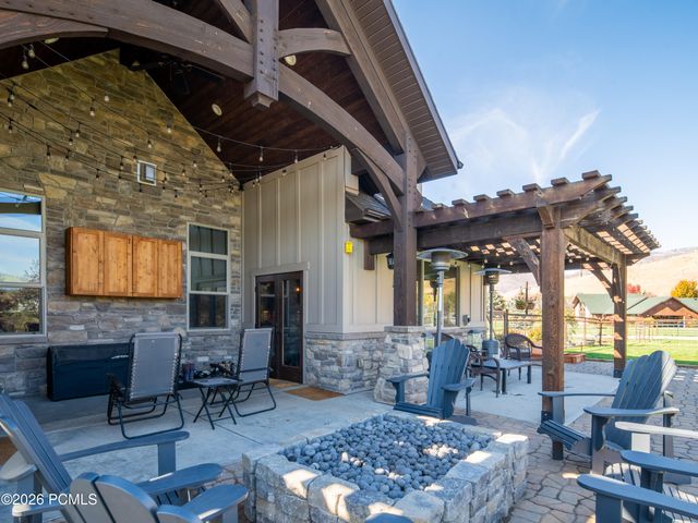 152 N 8750, Huntsville, UT 84317