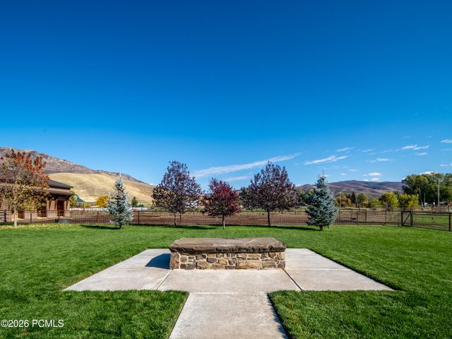 152 N 8750, Huntsville, UT 84317