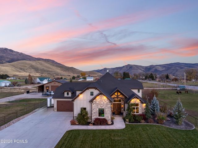 152 N 8750, Huntsville, UT 84317