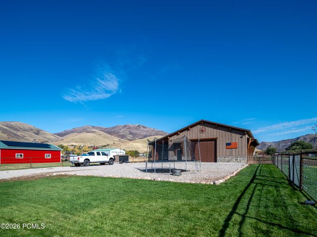 152 N 8750, Huntsville, UT 84317