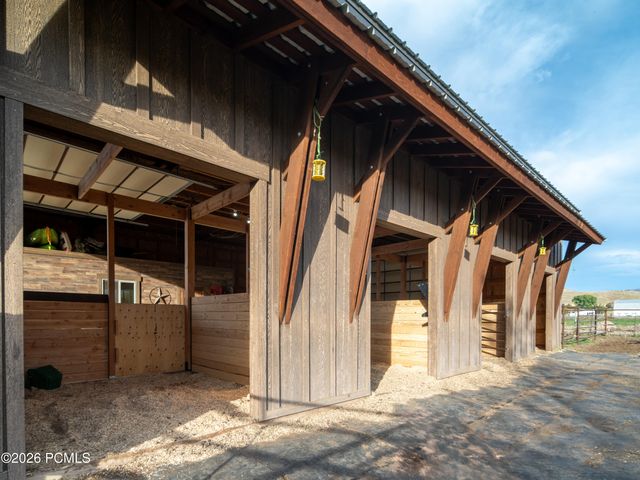 152 N 8750, Huntsville, UT 84317