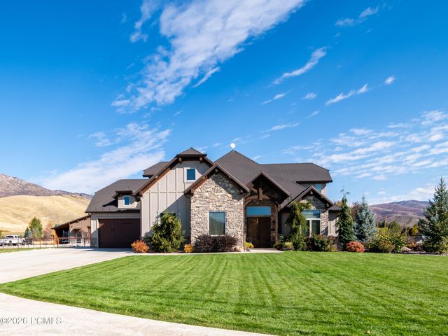 152 N 8750, Huntsville, UT 84317