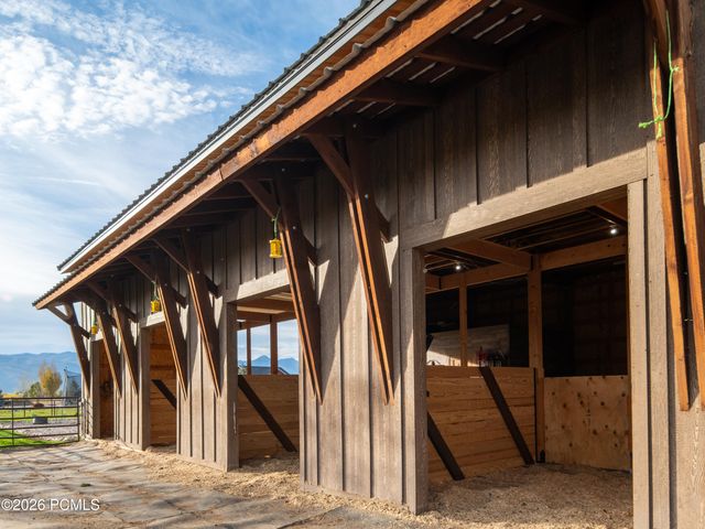 152 N 8750, Huntsville, UT 84317