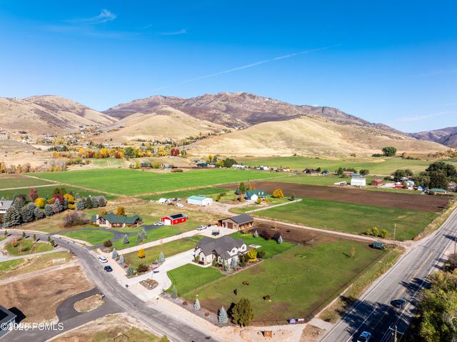 152 N 8750, Huntsville, UT 84317