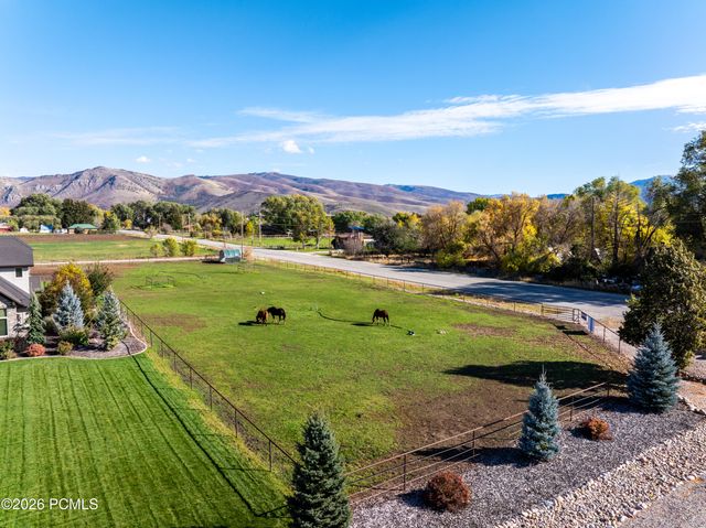 152 N 8750, Huntsville, UT 84317