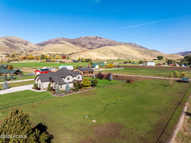 152 N 8750, Huntsville, UT 84317