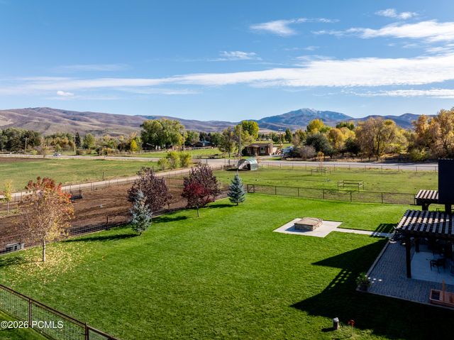 152 N 8750, Huntsville, UT 84317