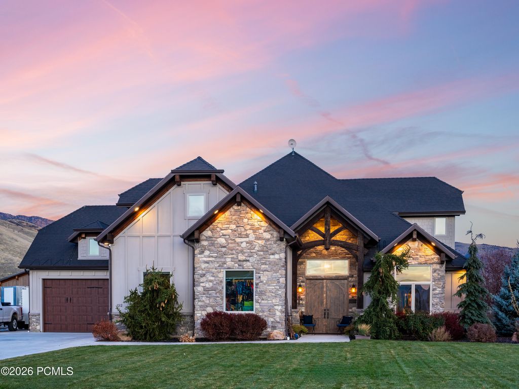 152 N 8750, Huntsville, UT 84317