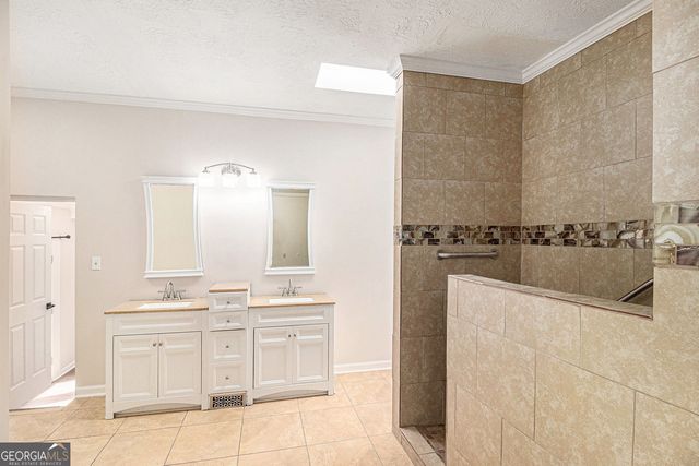 96 Pointe View Court, Jackson, GA 30233