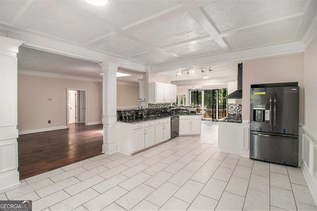 96 Pointe View Court, Jackson, GA 30233