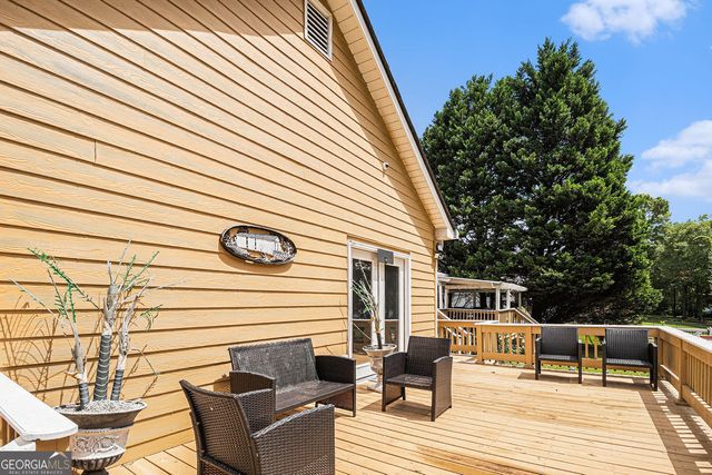 96 Pointe View Court, Jackson, GA 30233