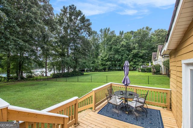 96 Pointe View Court, Jackson, GA 30233