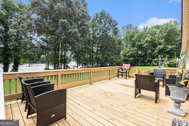 96 Pointe View Court, Jackson, GA 30233