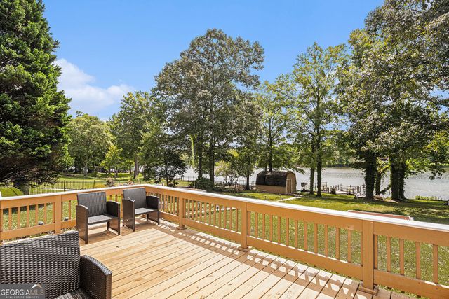 96 Pointe View Court, Jackson, GA 30233