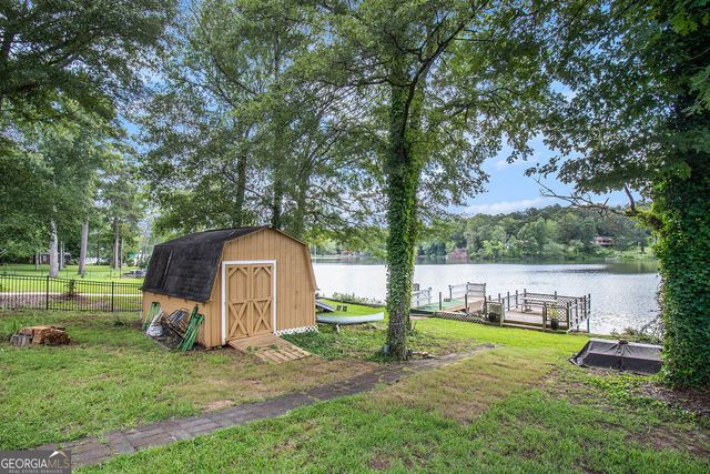 96 Pointe View Court, Jackson, GA 30233