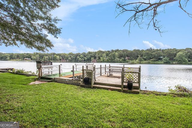 96 Pointe View Court, Jackson, GA 30233