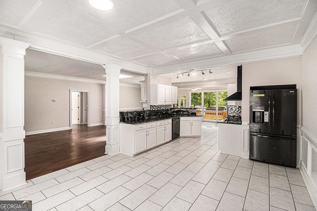 96 Pointe View Court, Jackson, GA 30233