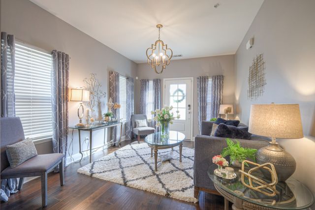 1051 Chatsworth Dr, Old Hickory, TN 37138