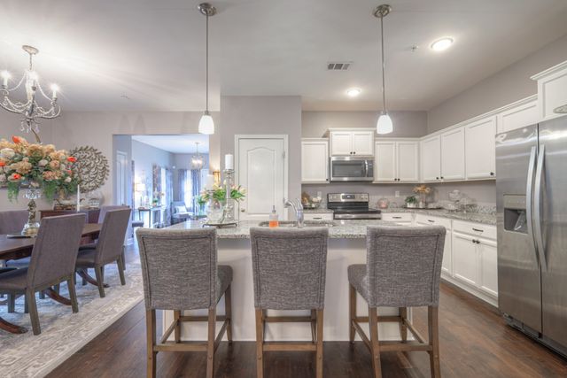 1051 Chatsworth Dr, Old Hickory, TN 37138