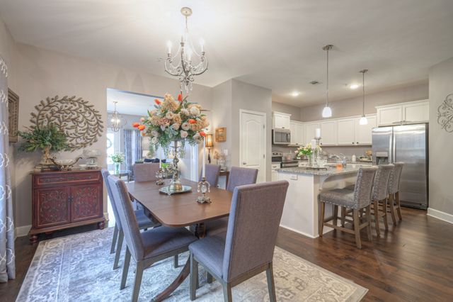 1051 Chatsworth Dr, Old Hickory, TN 37138