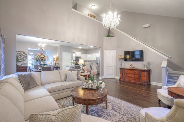 1051 Chatsworth Dr, Old Hickory, TN 37138