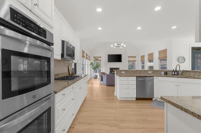 115 Valley Summit Court, Roswell, GA 30075