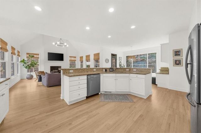 115 Valley Summit Court, Roswell, GA 30075