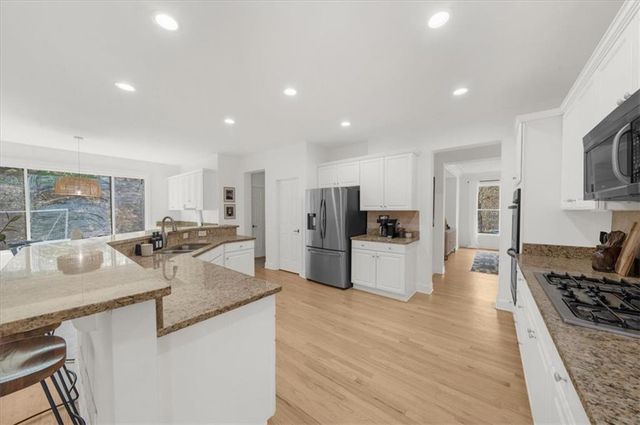 115 Valley Summit Court, Roswell, GA 30075