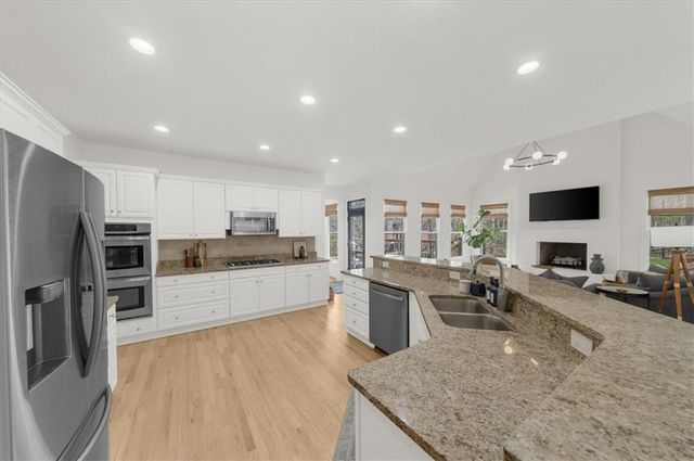 115 Valley Summit Court, Roswell, GA 30075