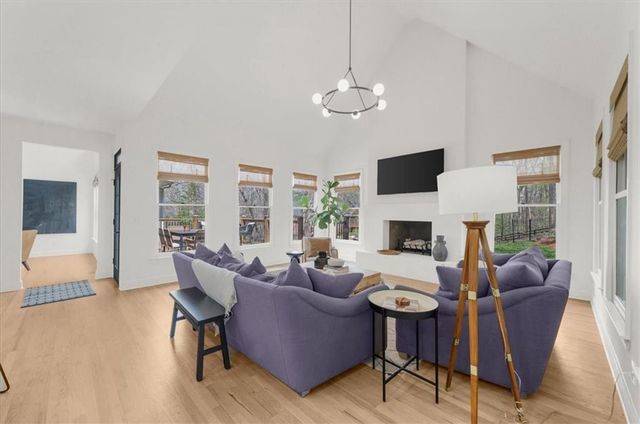 115 Valley Summit Court, Roswell, GA 30075