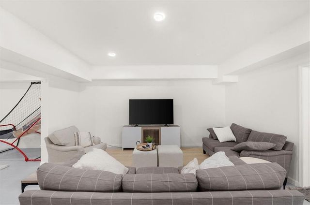 115 Valley Summit Court, Roswell, GA 30075