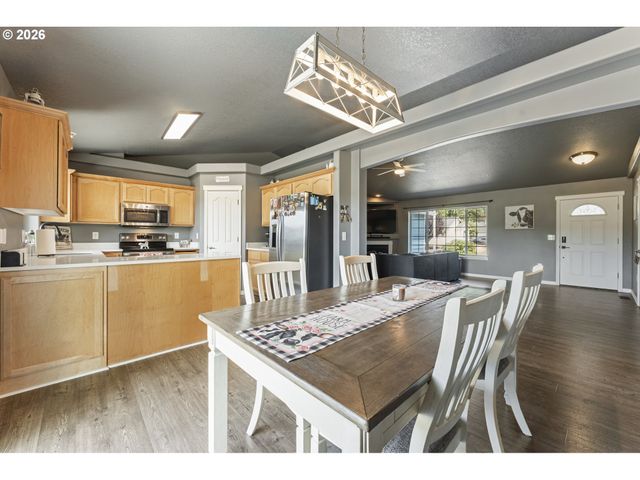 904 Isabel Dr, Jefferson, OR 97352