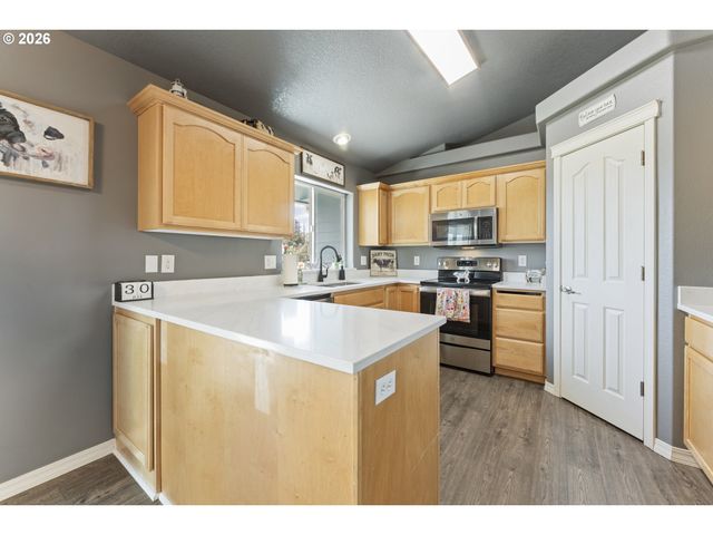 904 Isabel Dr, Jefferson, OR 97352