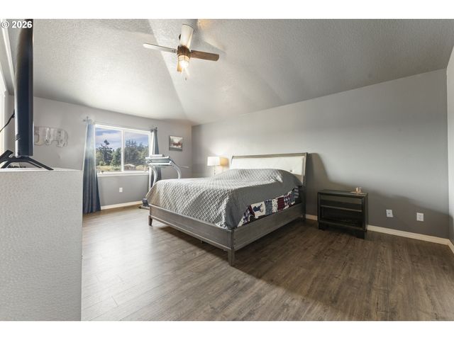 904 Isabel Dr, Jefferson, OR 97352