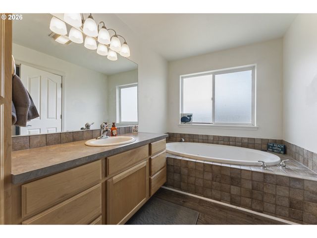 904 Isabel Dr, Jefferson, OR 97352