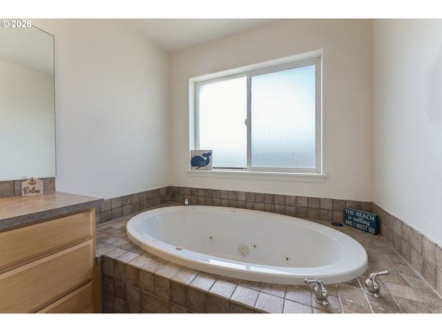 904 Isabel Dr, Jefferson, OR 97352