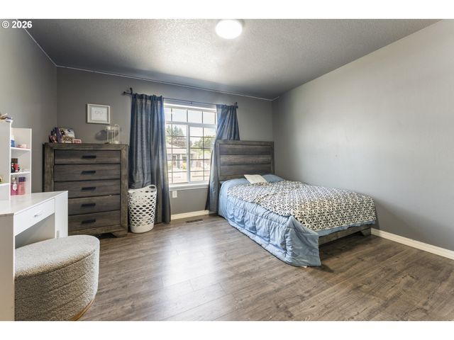 904 Isabel Dr, Jefferson, OR 97352