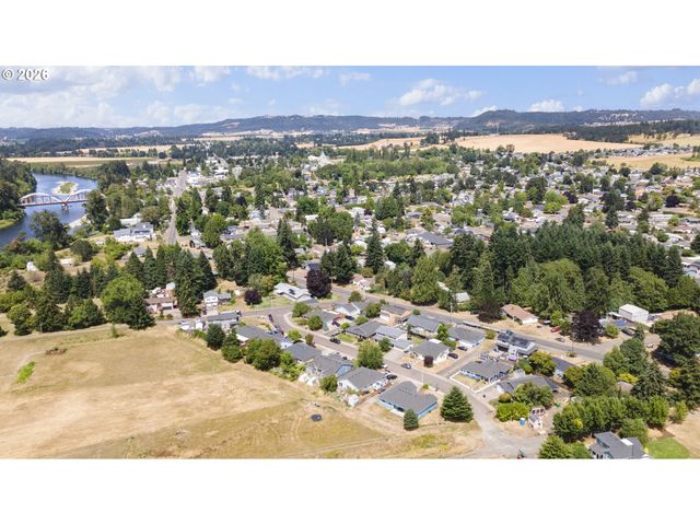 904 Isabel Dr, Jefferson, OR 97352
